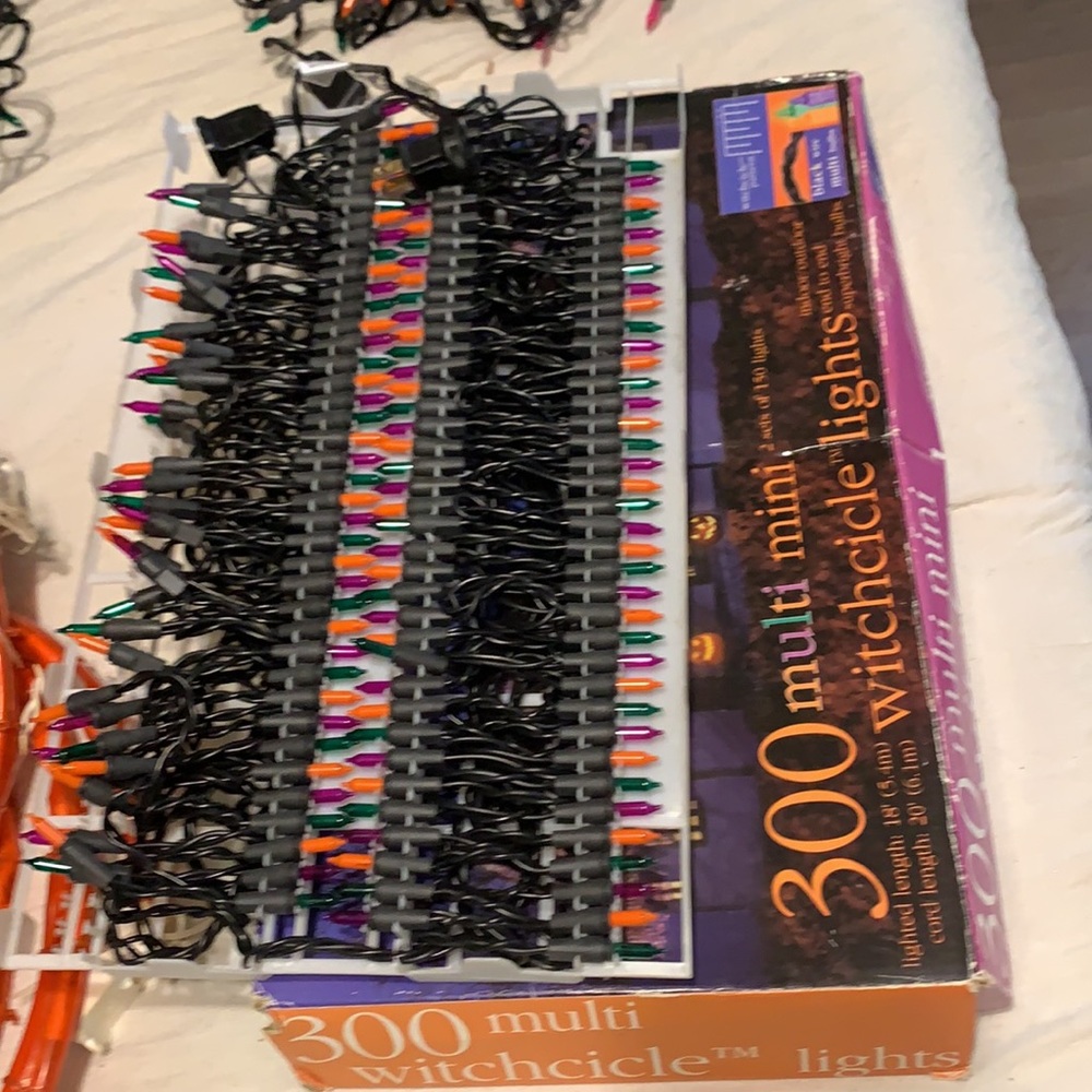 7 X 300 Halloween lights! big bundle! + Ropes, witchcicles…